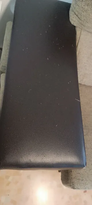 Sofá chaise longue beige y marrón