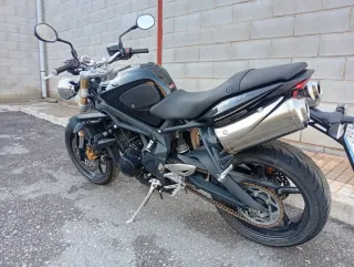 Triumph Street Triple 675 Negra