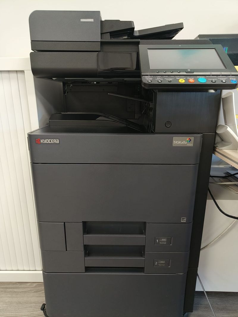Impresora Profesional Kyocera Multifunción 2552 ci