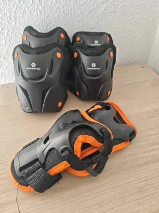 Casco y protecciones patinaje