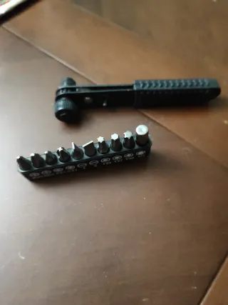 Destornillador trinquete con puntas nuevo estrenar