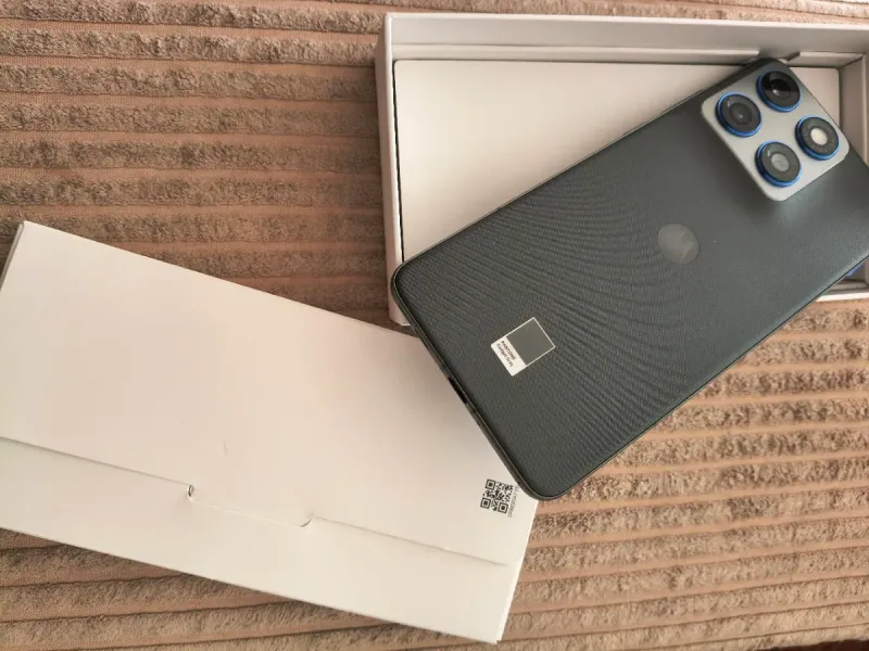Motorola Edge 70 512GB Gris afbeelding 4