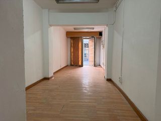 Local comercial en venta en La Teixonera en Barcelona