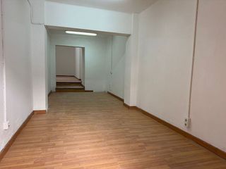 Local comercial en venta en La Teixonera en Barcelona