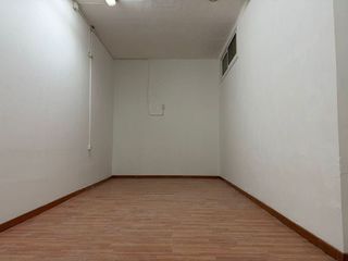 Local comercial en venta en La Teixonera en Barcelona
