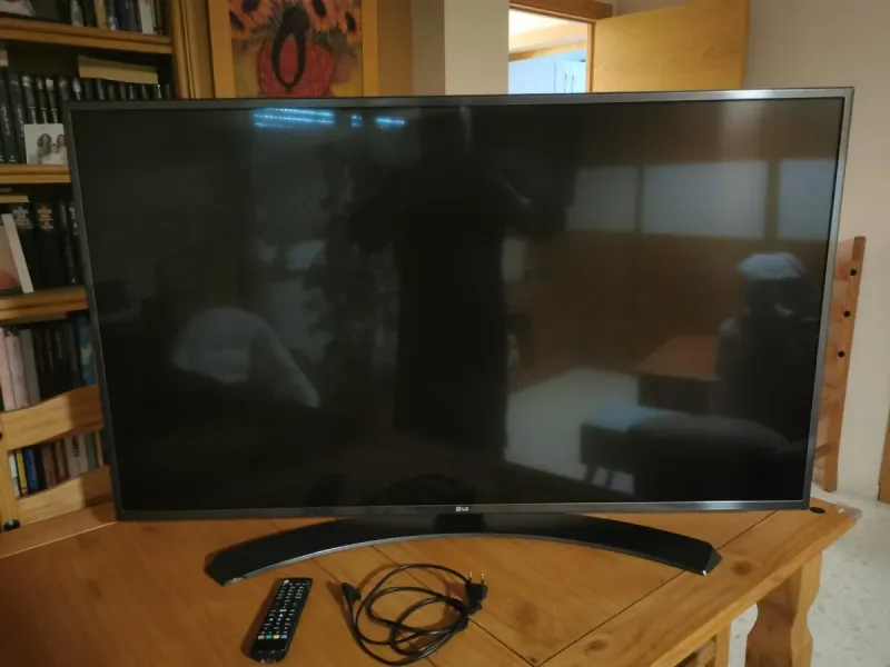 LG Smart TV 49 Negra