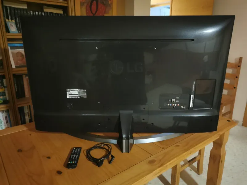 LG Smart TV 49 Negra afbeelding 2