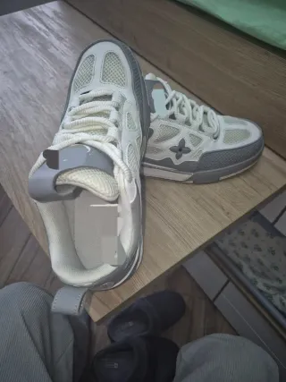 Scarpe uomo taglia 43 grigio/bianco