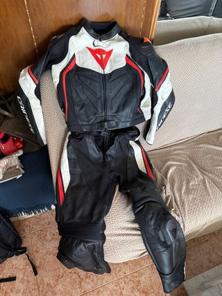 Mono Dainese Avro Piel Talla 54