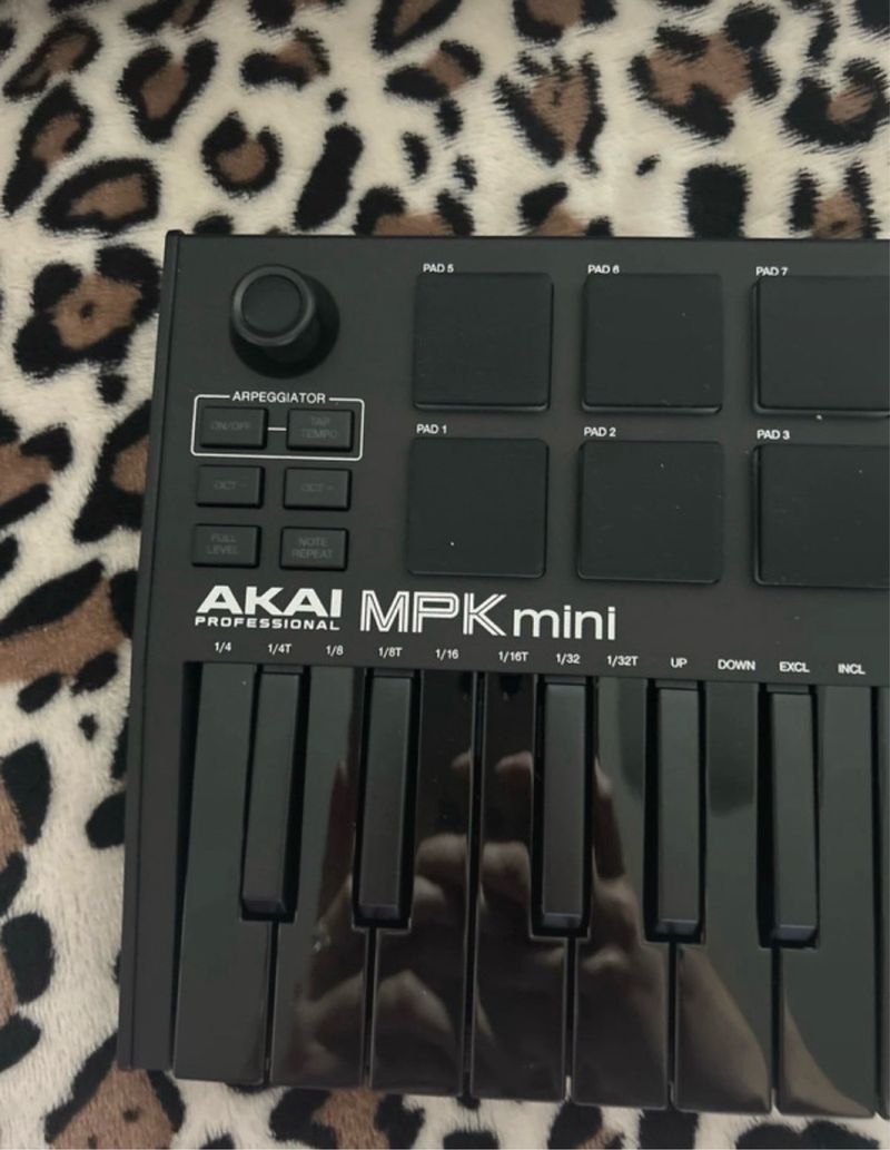 Akai MPK Mini controlador MIDI afbeelding 7