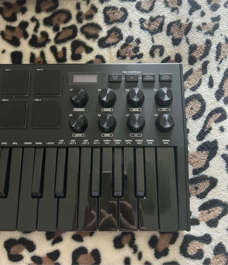 Akai MPK Mini controlador MIDI afbeelding 6