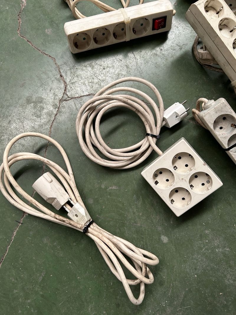 Lote Regletas y Alargaderas Eléctricas afbeelding 2