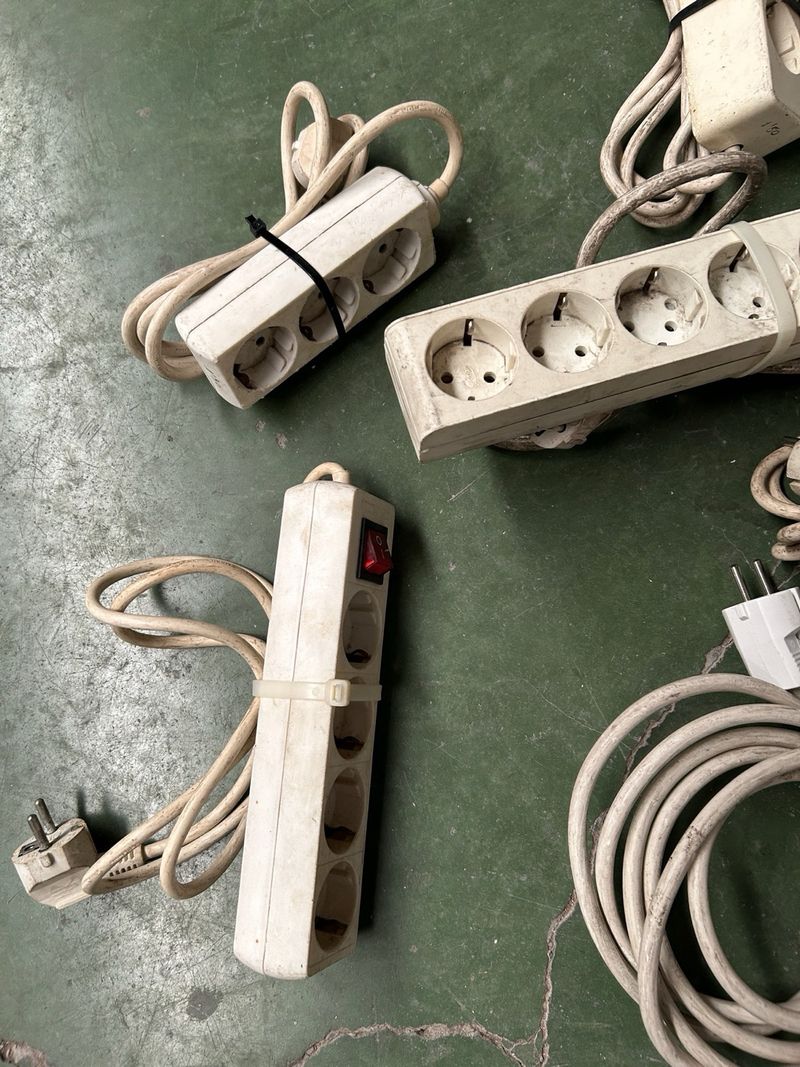 Lote Regletas y Alargaderas Eléctricas afbeelding 3