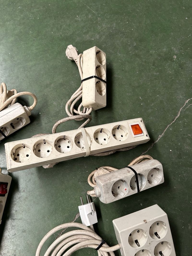 Lote Regletas y Alargaderas Eléctricas afbeelding 4