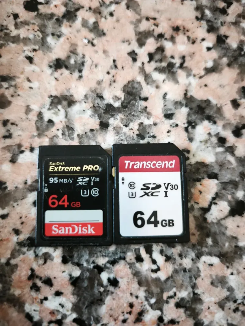 2 Tarjetas SD 64GB SanDisk y Transcend