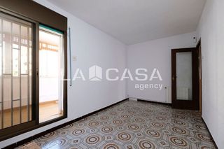 Ático en venta en La Prosperitat en Barcelona