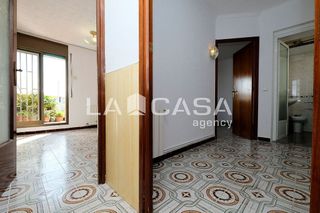 Ático en venta en La Prosperitat en Barcelona