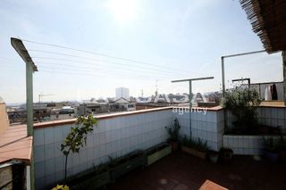 Ático en venta en La Prosperitat en Barcelona