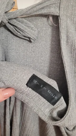 Vestido midi gris de canalé