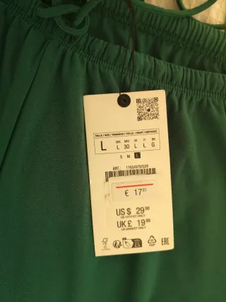 Lote de ropa de tallas grandes.