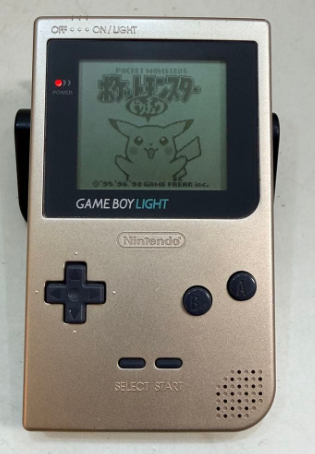 Game Boy Light edición limitada Pokémon