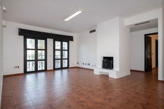 Piso en venta en Puerto Banús en Marbella