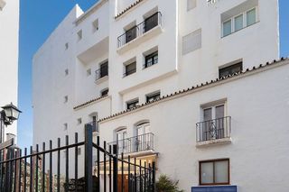 Piso en venta en Puerto Banús en Marbella