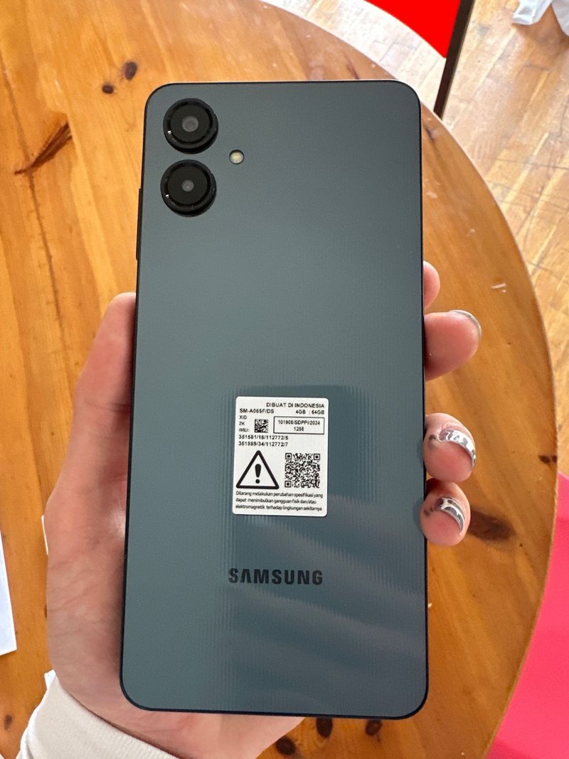 Samsung Galaxy A06 - Caja y Accesorios afbeelding 4