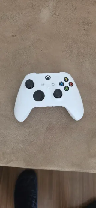 Xbox Series X 1TB + Mando Blanco