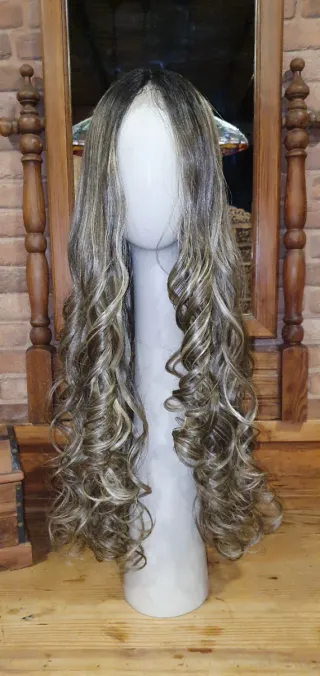 Peluca Lacefront rizos vistosos Usada un Cosplay.