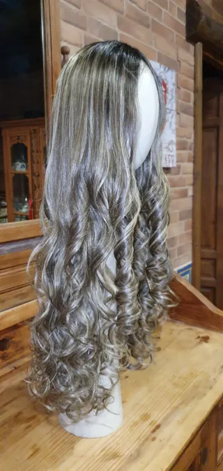 Peluca Lacefront rizos vistosos Usada un Cosplay.