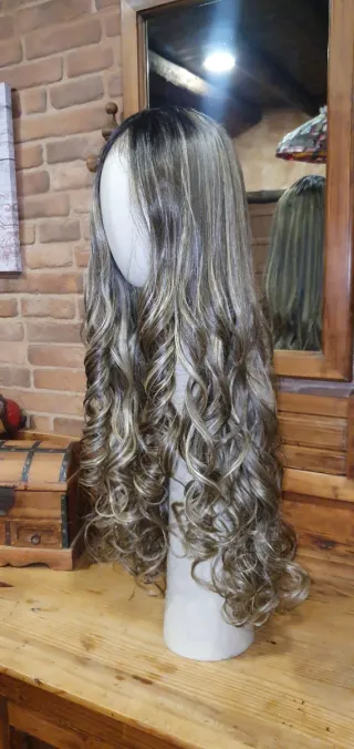 Peluca Lacefront rizos vistosos Usada un Cosplay.