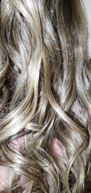 Peluca Lacefront rizos vistosos Usada un Cosplay.