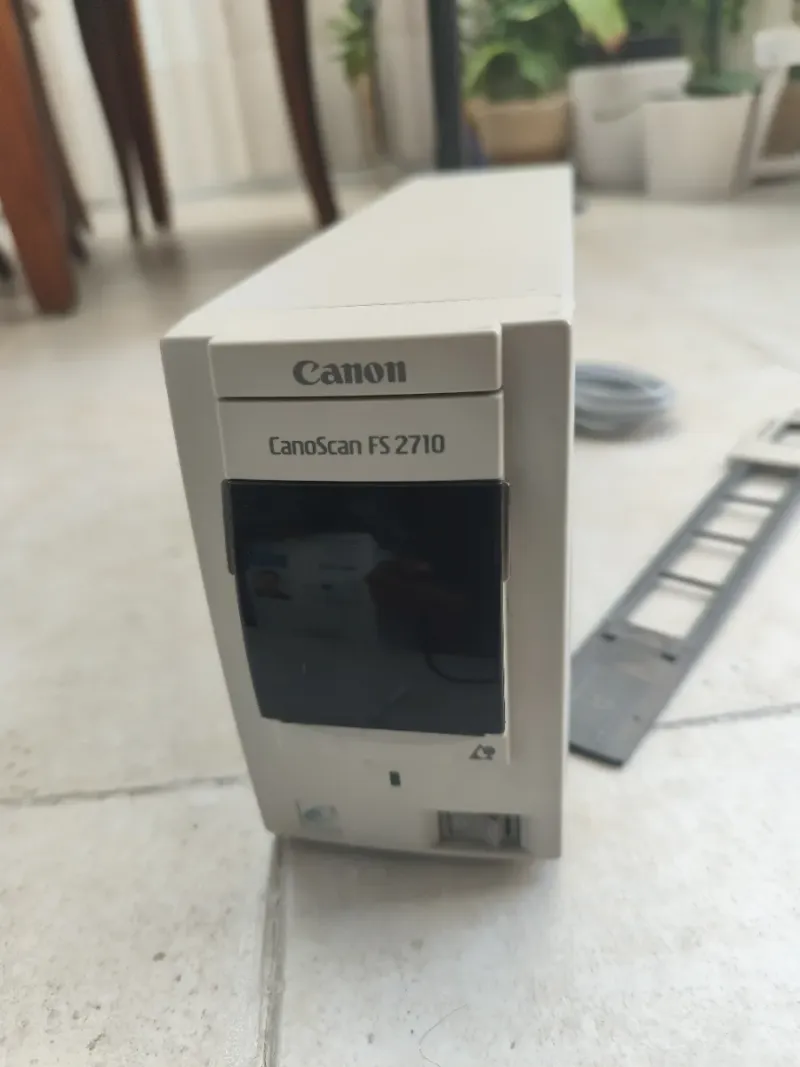 Canon CanoScan FS 2710 Scanner afbeelding 2