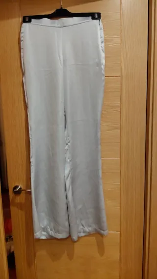 Lote 2 piezas S - Top blanco y pantalón plateado