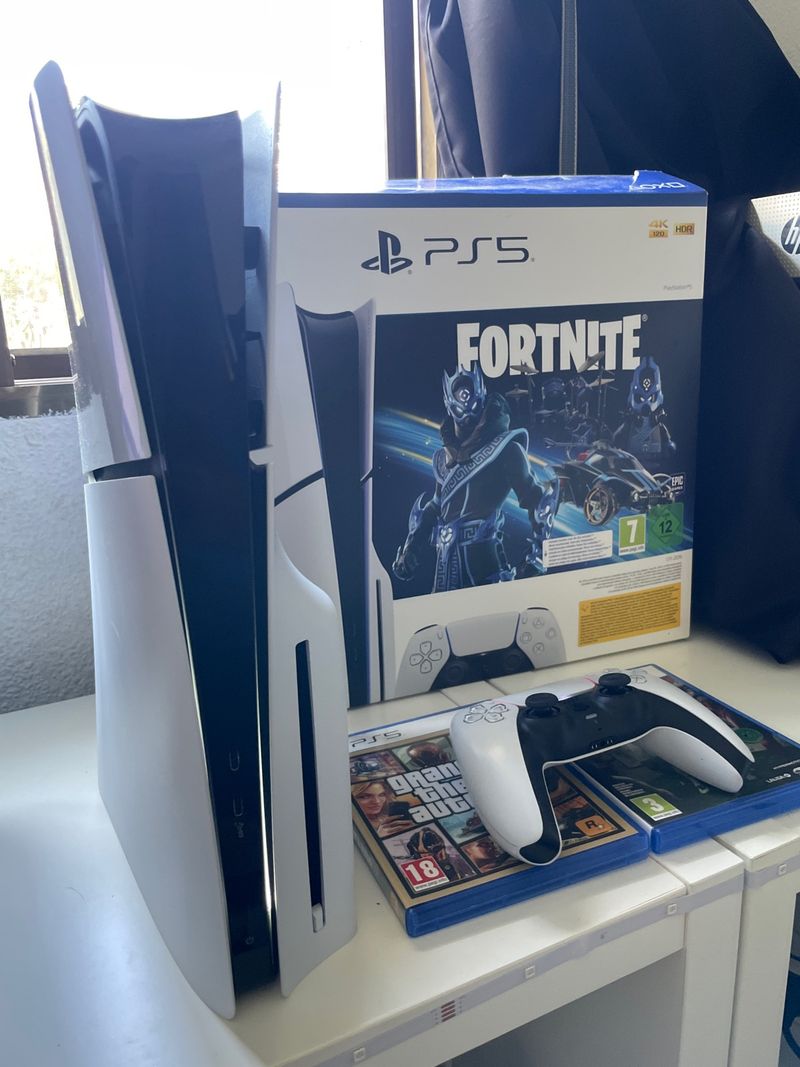 Consola PS5 Disco + Fortnite