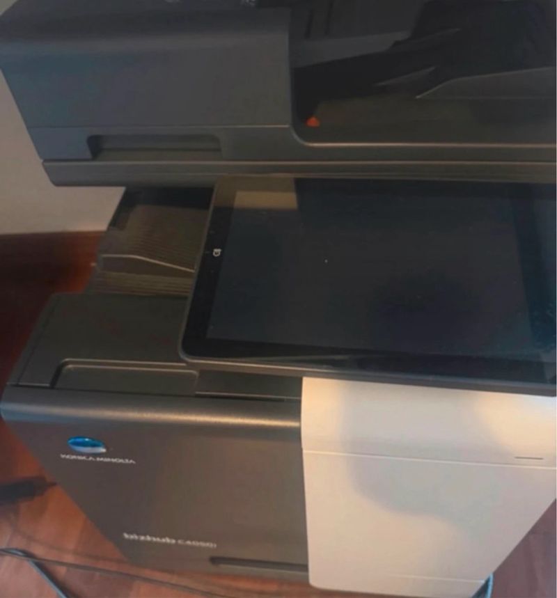 Impresora Konica Minolta Profesional Láser Color