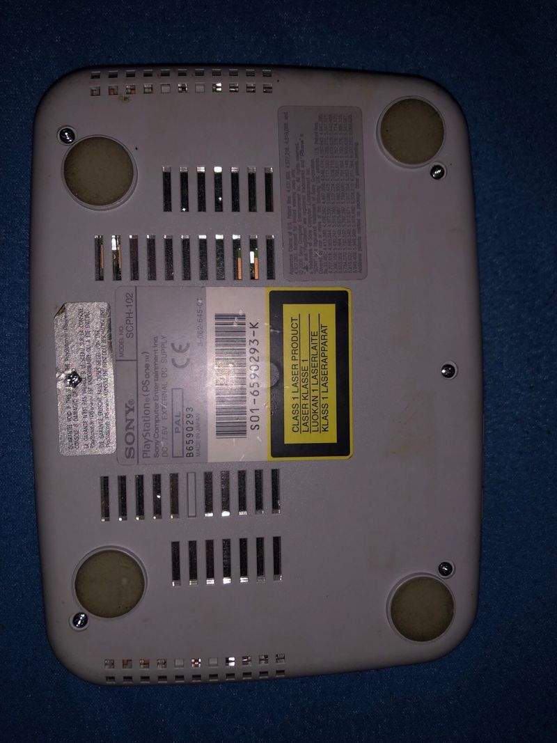 Consola Sony PS one con mando ps2 con defecto afbeelding 4