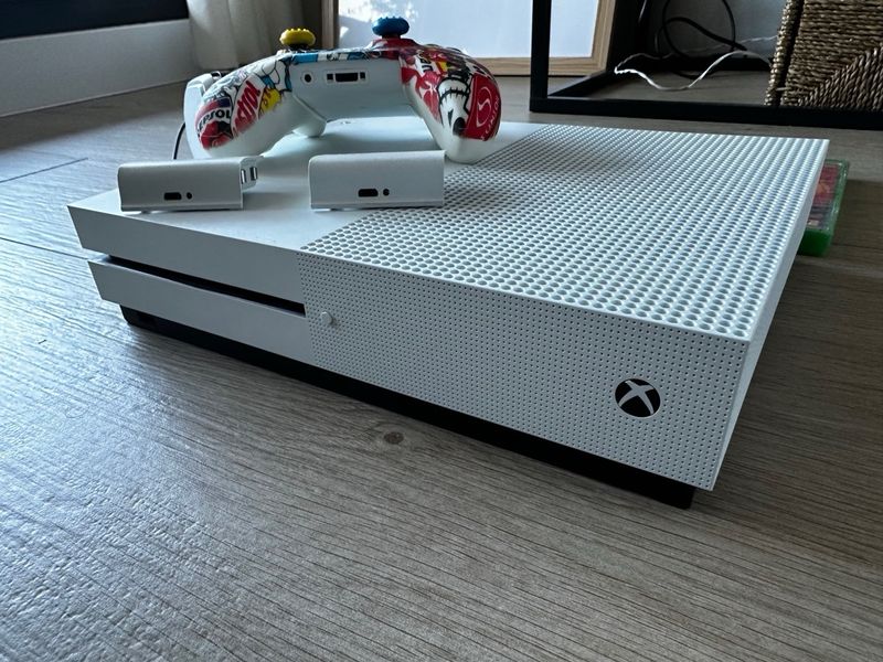 Xbox One S + Mando + Cascos + 2 Juegos afbeelding 3