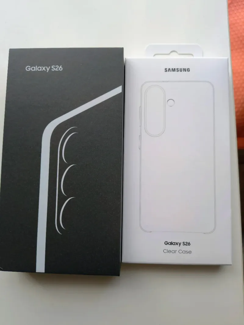 Samsung Galaxy S26 y Funda Transparente