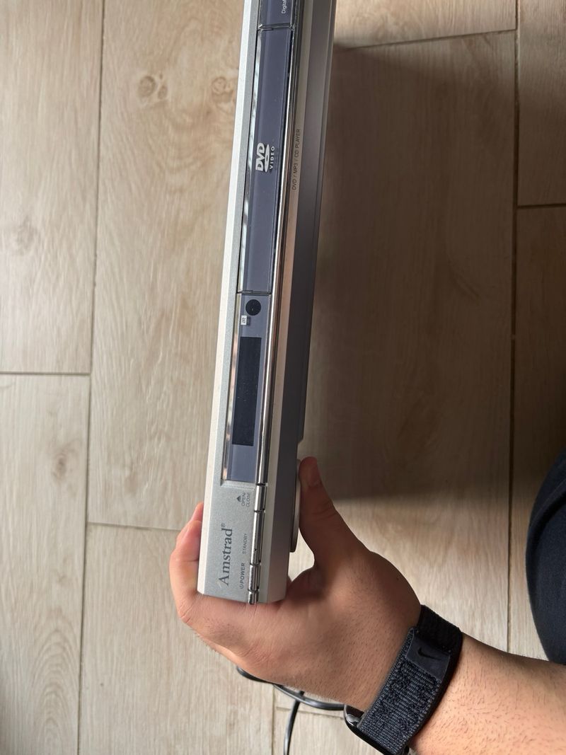 Reproductor de DVD Amstrad en funcionamiento afbeelding 7