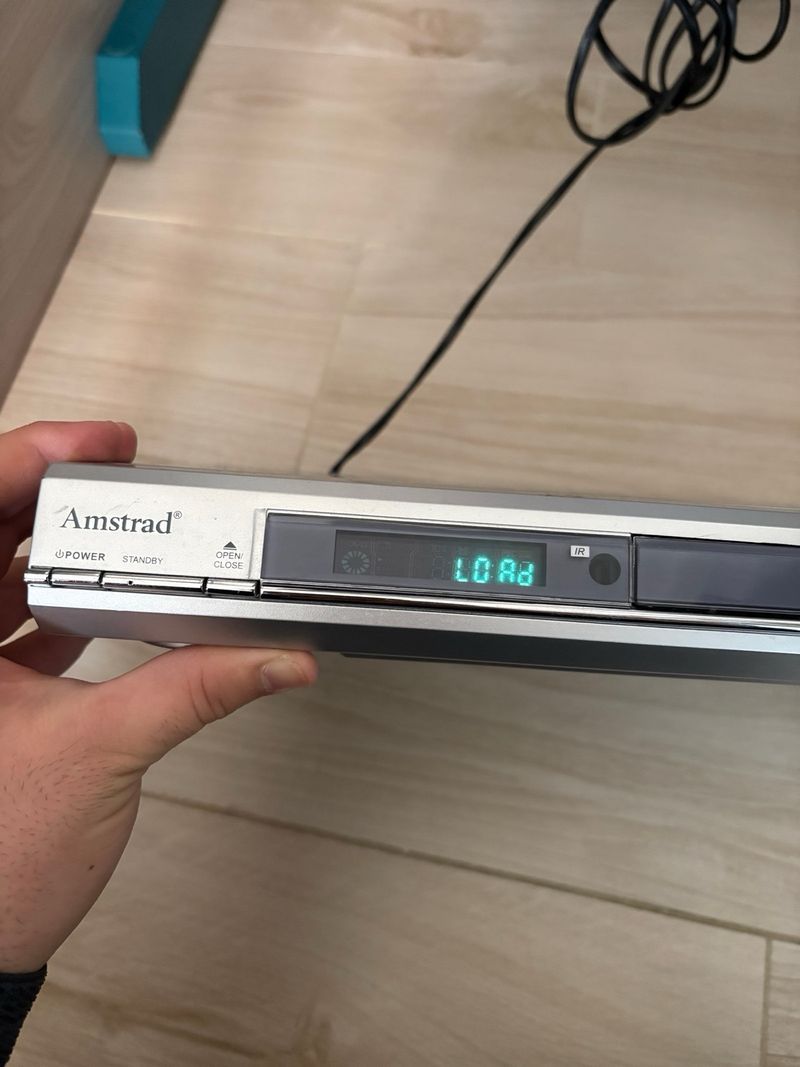 Reproductor de DVD Amstrad en funcionamiento afbeelding 8