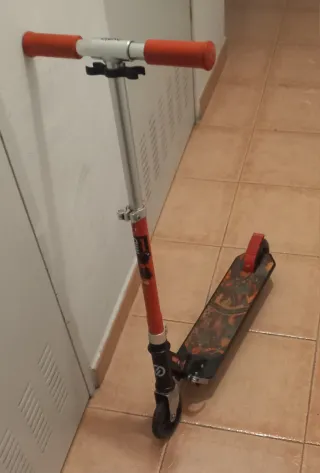 Patinete extensible color rojo