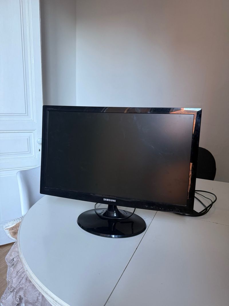 Monitor Samsung SyncMaster T24B301 Negro afbeelding 4