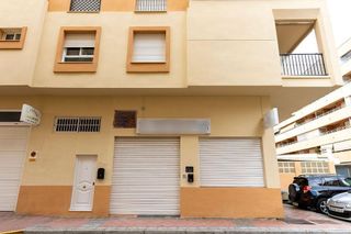 Local comercial en venta en Velilla-Taramay en Almuñécar