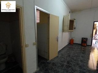 Local comercial en venta en Les Planes en Hospitalet de Llobregat, L´