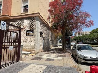 Local comercial en alquiler en Teatinos en Málaga