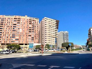 Local comercial en alquiler en Teatinos en Málaga