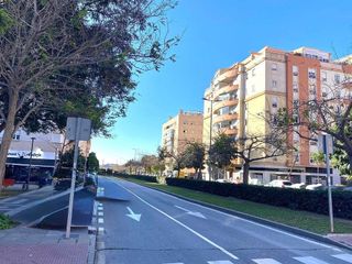 Local comercial en alquiler en Teatinos en Málaga