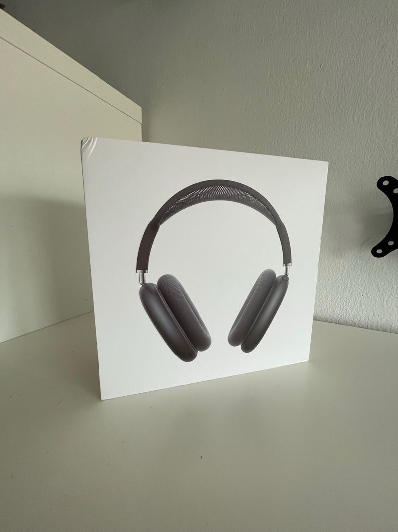 Apple AirPods Max Space Gray